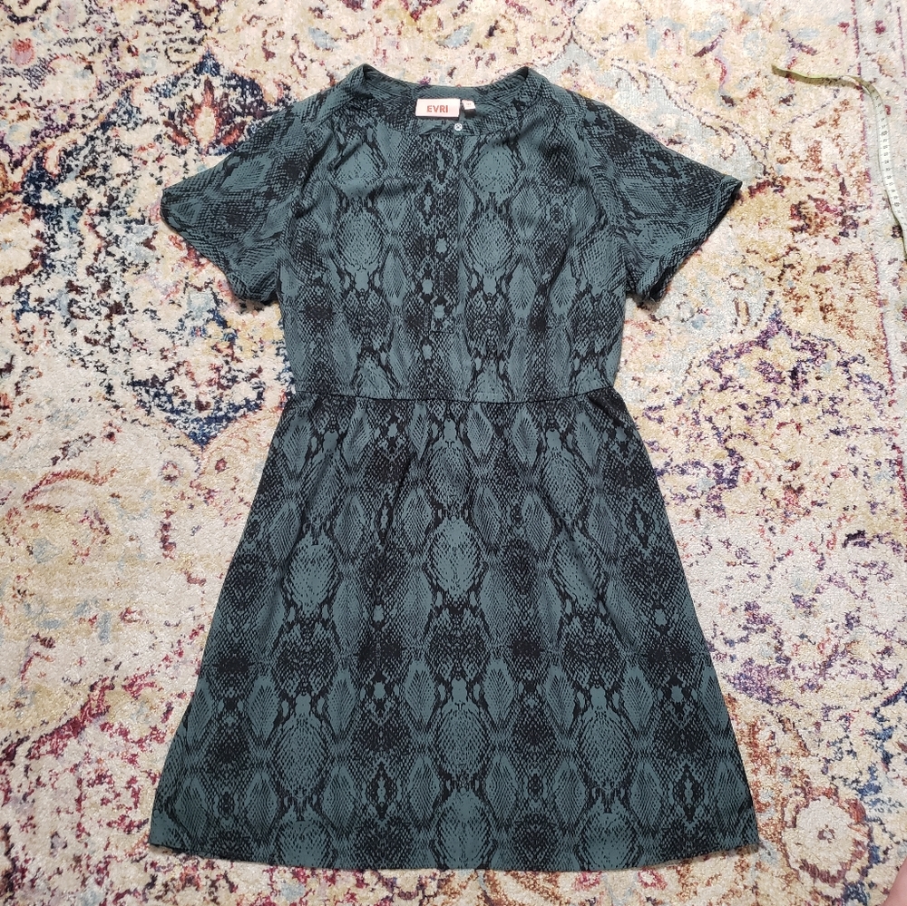 Evri Jade Green Black Snake Print Dress Short Sleeve Size 0X - Picture 3 of 11